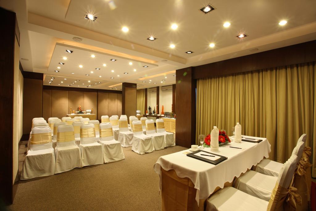 Hotel Express Towers Vadodara Luaran gambar