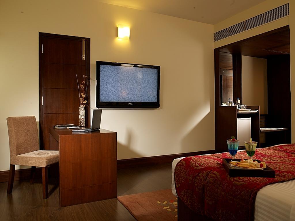 Hotel Express Towers Vadodara Bilik gambar