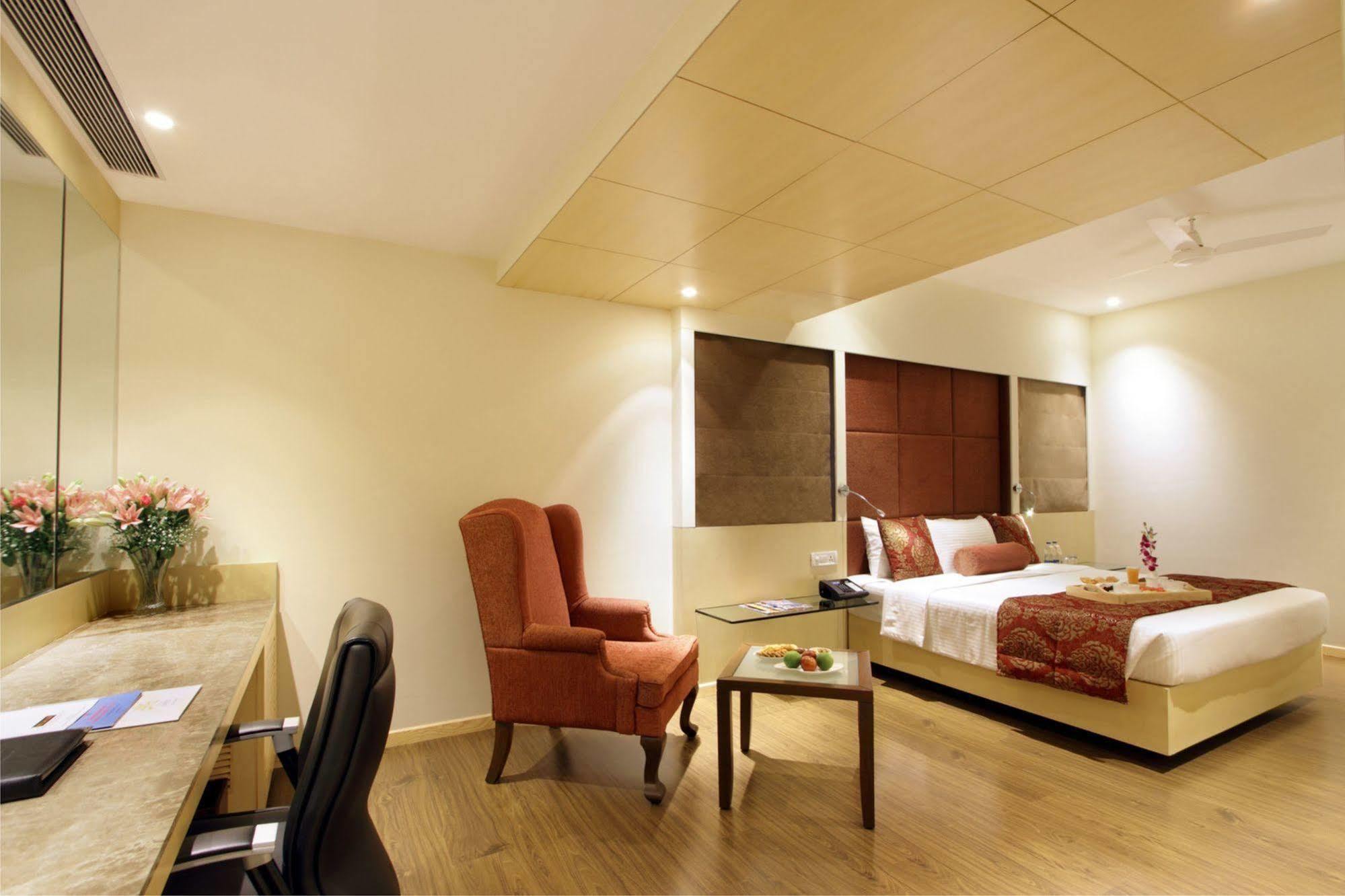 Hotel Express Towers Vadodara Luaran gambar